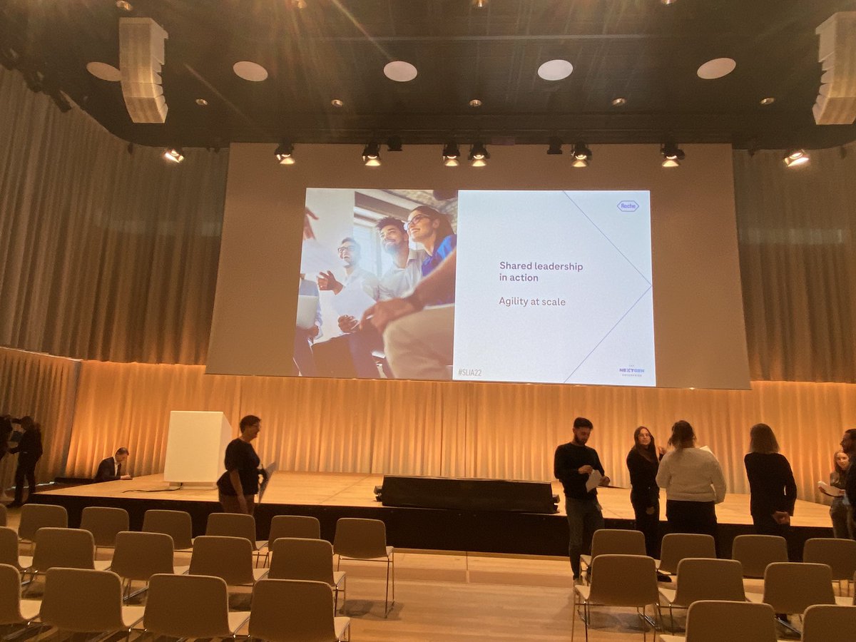 TheNextGenEnte2's tweet photo. 🤩 Les répétitions commencent pour l’événement « Shared leadership in action »  #SLIA22 organisé par @roche_schweiz et soutenu par #NextGen ! #Leadership #Management #InnovationManageriale https://t.co/eLmzzWGaHD