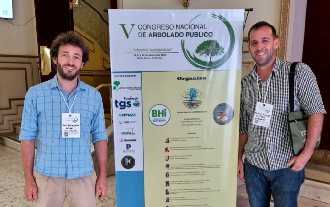 argentinaforest's tweet photo. #BahiaBlanca #CongresoNacional #ArboladoUrbano
La perspectiva de los bosques urbanos de la región y las necesarias alianzas estratégicas orientadas hacia la gobernanza ambiental. https://t.co/FpZ2kFRPUX https://t.co/1CY1ORlnVK