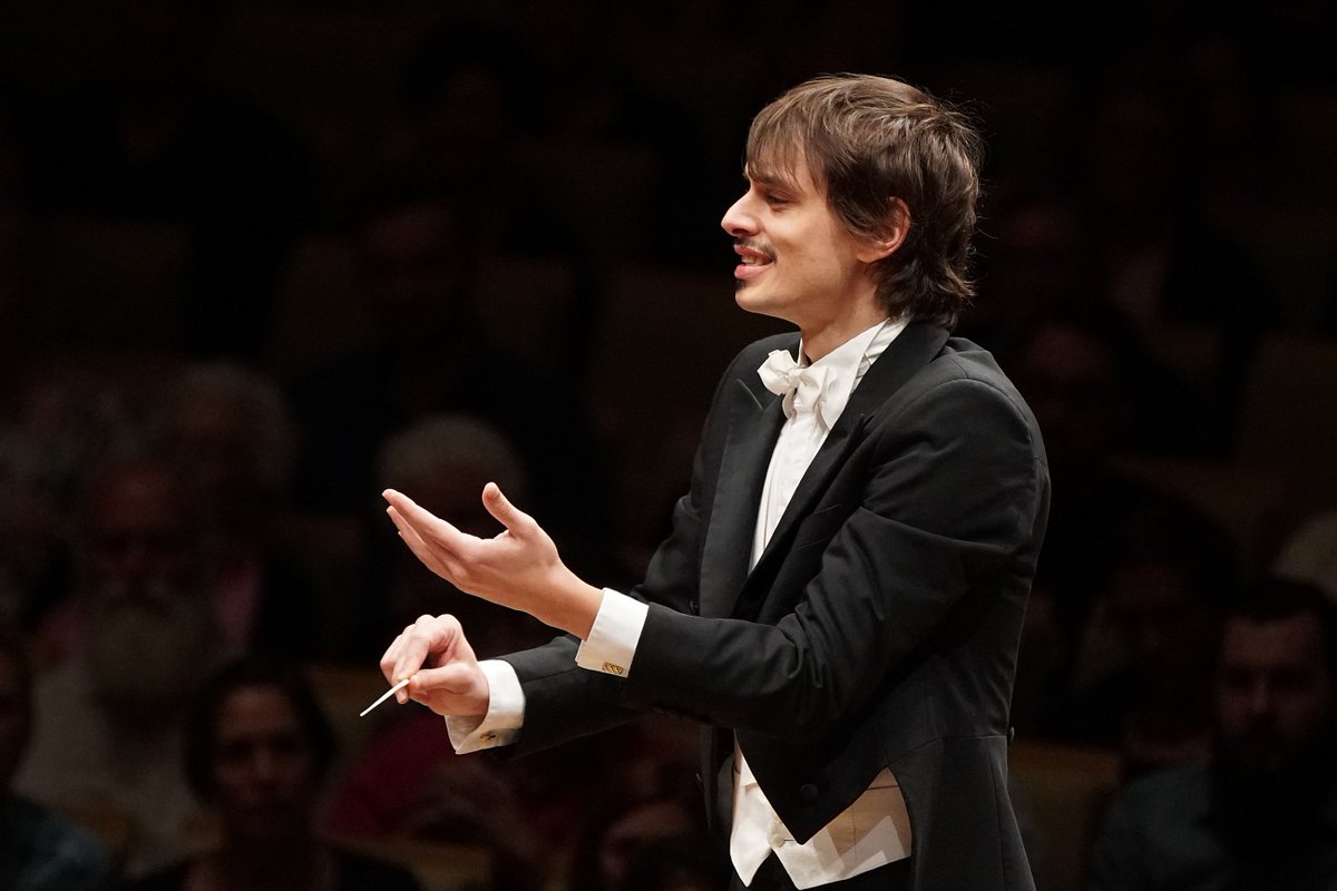 HarrisonParrott's tweet photo. Conducting a programme of #Rossini, #Shostakovich and a World Premiere by Geoffery Gordon, @edustrausser returns to @AntwerpSymphony tomorrow for 2️⃣ concerts.

Read more here: https://t.co/9knyhloZPx https://t.co/UwwF9ZUFEH