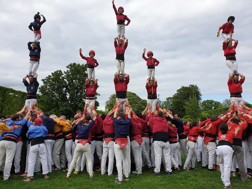 Avui fa 12 anys que els #castells van ser declarats Patrimoni Cultural Immaterial de la Humanitat de la <a href="/UNESCO/">UNESCO 🏛️ #Education #Sciences #Culture 🇺🇳</a>.
🙋Coneixes les colles de la Catalunya Exterior? Fan ressonar les gralles arreu del planeta! París, Londres, Sydney, Madrid, Andorra, Berlin, Edimburg...

#SomCatalunya