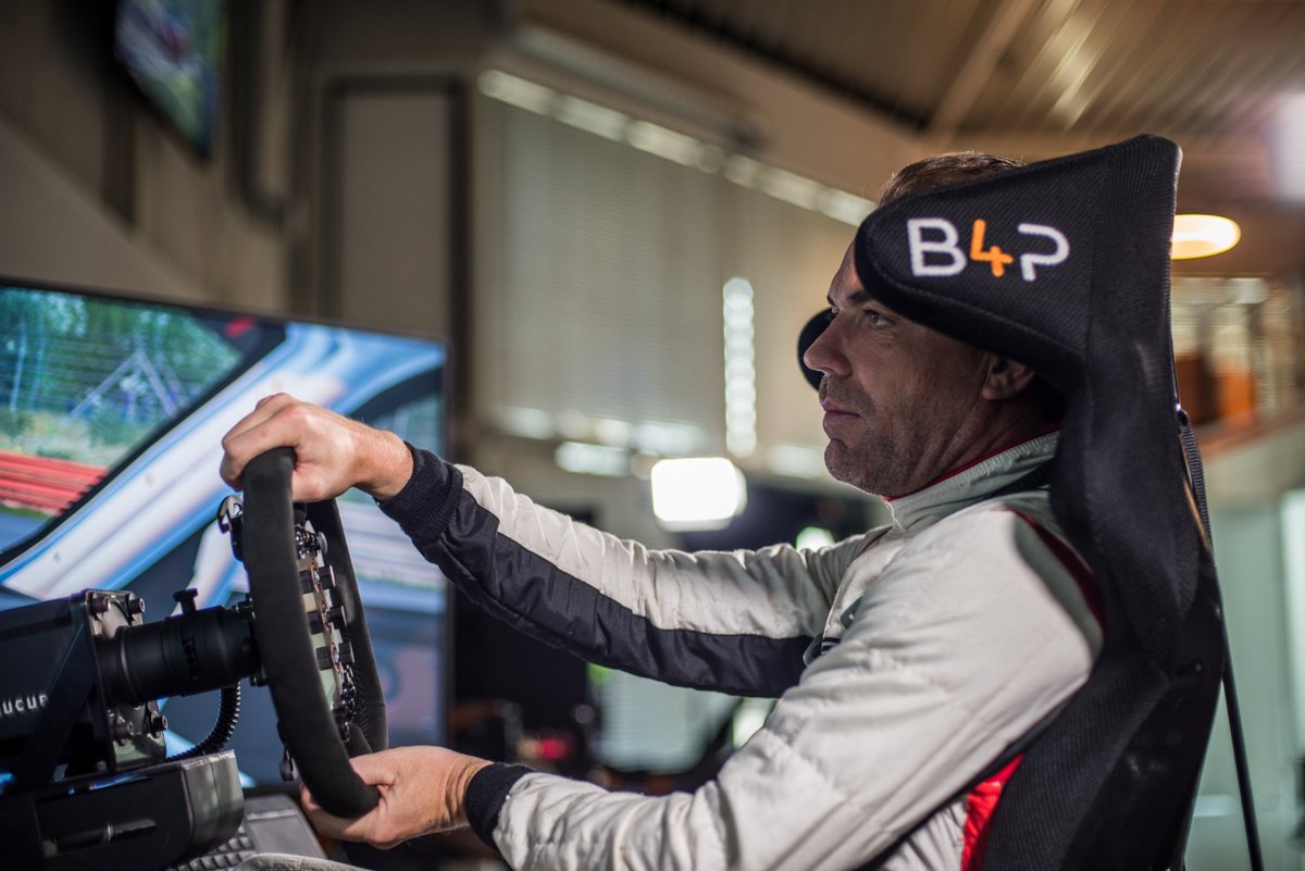 B4PNL's tweet photo. “It’s lights out and away we go” 🏎️💨  Testen en uitproberen, dat is waar je winst uit haalt in een simrace.

→ https://t.co/ZsD3XSv8wV
info@build4performance.com
📍 Hoogeveen https://t.co/WPLQq7fpHQ