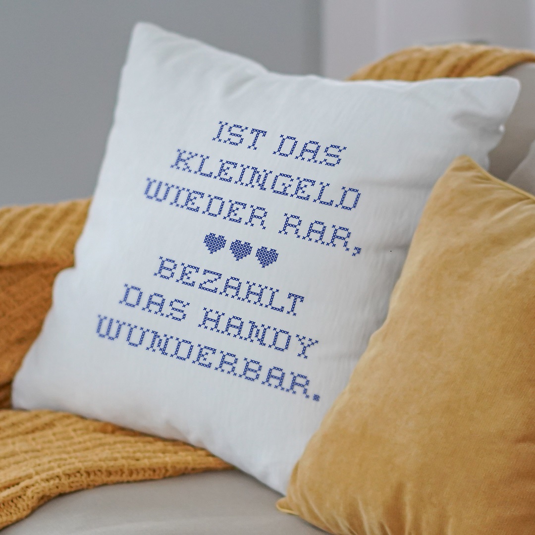 Dieser alten Bezahlweisheit haben wir nichts hinzuzustricken. 👍 🤓 Denn Ihr Smartphone erledigt das sicher, schnell und ultrabequem. Großeltern haben es längst ausprobiert: fcld.ly/y2c8zi2 

#mobilesbezahlen #applepay #mobilbezahlen #smartphone #bequem #bezahlweisheiten