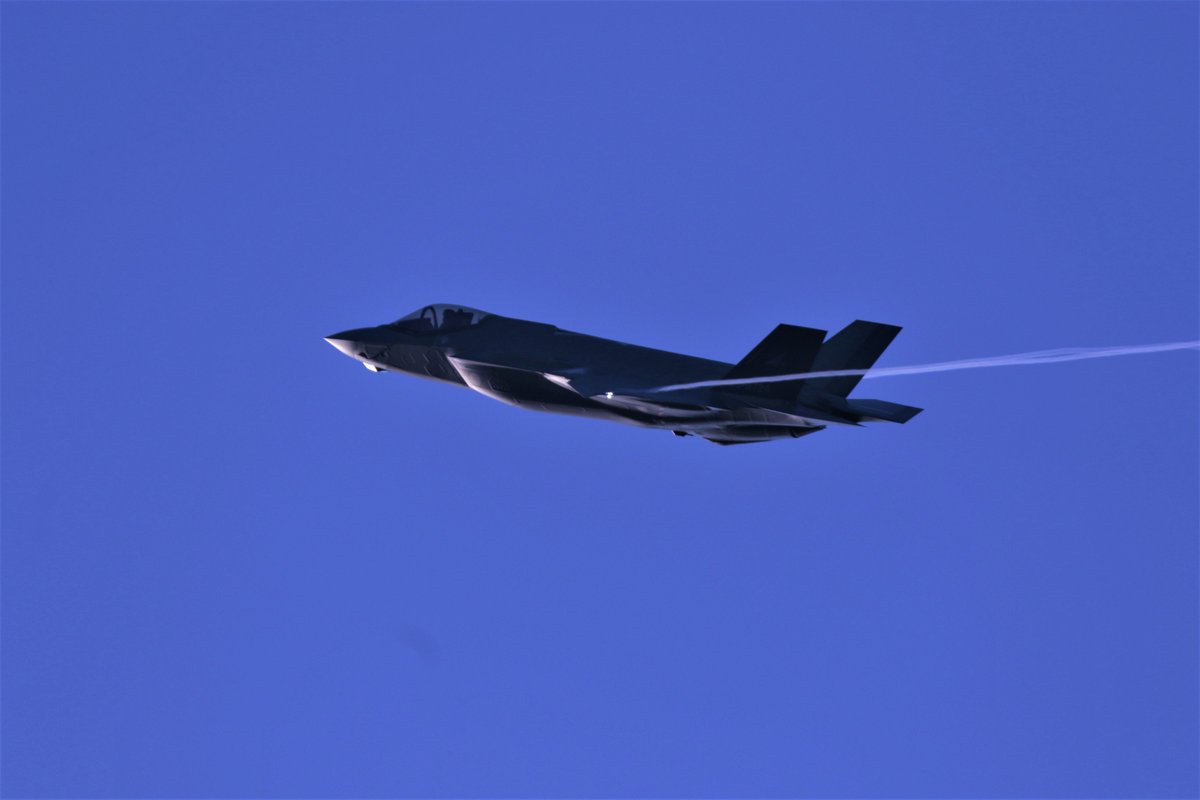 omo550612's tweet photo. 日米合同行動訓練
#jasdf
#pacific_Air_Forces
#squadron
#figter_photographer
#plane_picture
#plane_photos
#F2
#viper_zero
#f15c
#eagle
#f35a
#Lightning
#44fs
#vampire_bats
#67fs
#fighting_cocks
#航空自衛隊
#築城基地
#嘉手納基地
#三沢基地
#f15戦闘機
#戦闘機
#Fighter
#米軍
#zz https://t.co/fEvlrypB7j