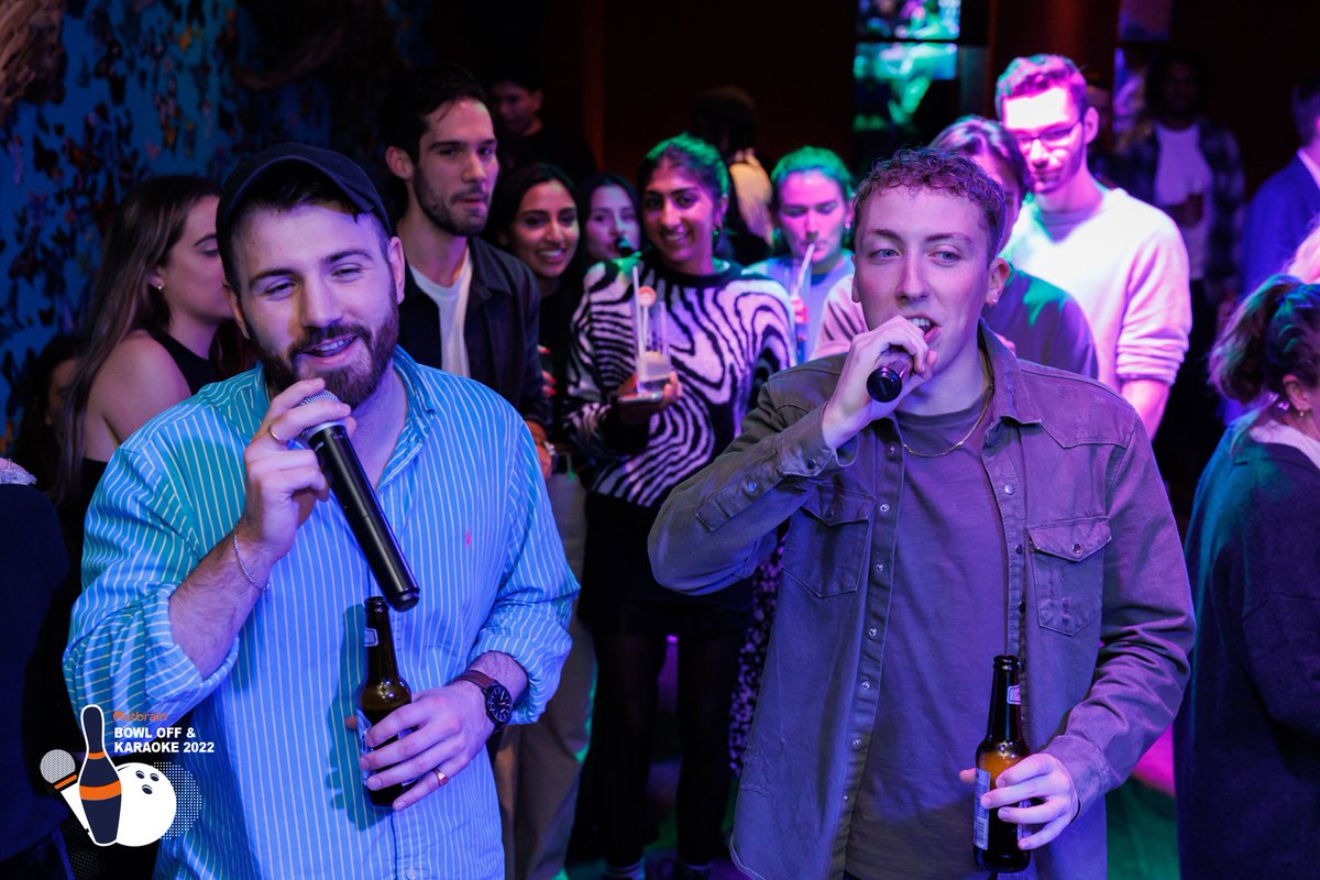 Outbrain's tweet photo. Last week we had the pleasure of inviting our UK partners to our annual Bowl Off &amp; Karaoke night 🎳. It was great to reconnect with over 200 familiar faces, including the likes of @Telegraph, @MailOnline, @MediaComUK, @PublicisUK, @OMD_UK, and more. Thanks to all who attended! https://t.co/uEjVjSuvx0