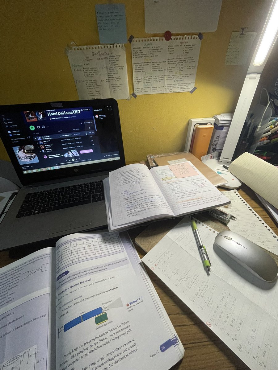 wuffyoutoo's tweet photo. besok uh fisikaaaaaaa wish me luck🫶🏻😙#studytwt https://t.co/lmG8qspdgT