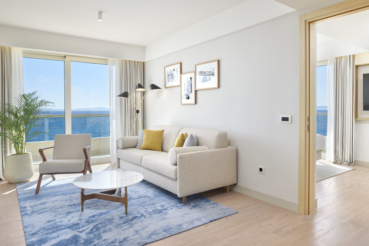 🛫  Located on the 7th and 8th floor, our Diplomatic Suites guarantee stimulating views of Mediterranean coastline and charming sunsets! 

Eager to discover more? ➡  bit.ly/3PIiFND 
#lemeridienlav #marriotthotels #travelbrilliantly