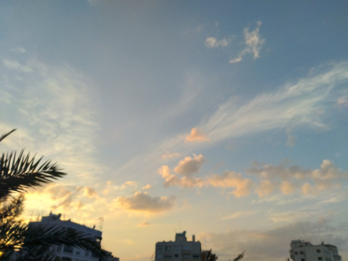 chChr11's tweet photo. #NicosiaColours #Sunset1 https://t.co/FDH9uVsoco