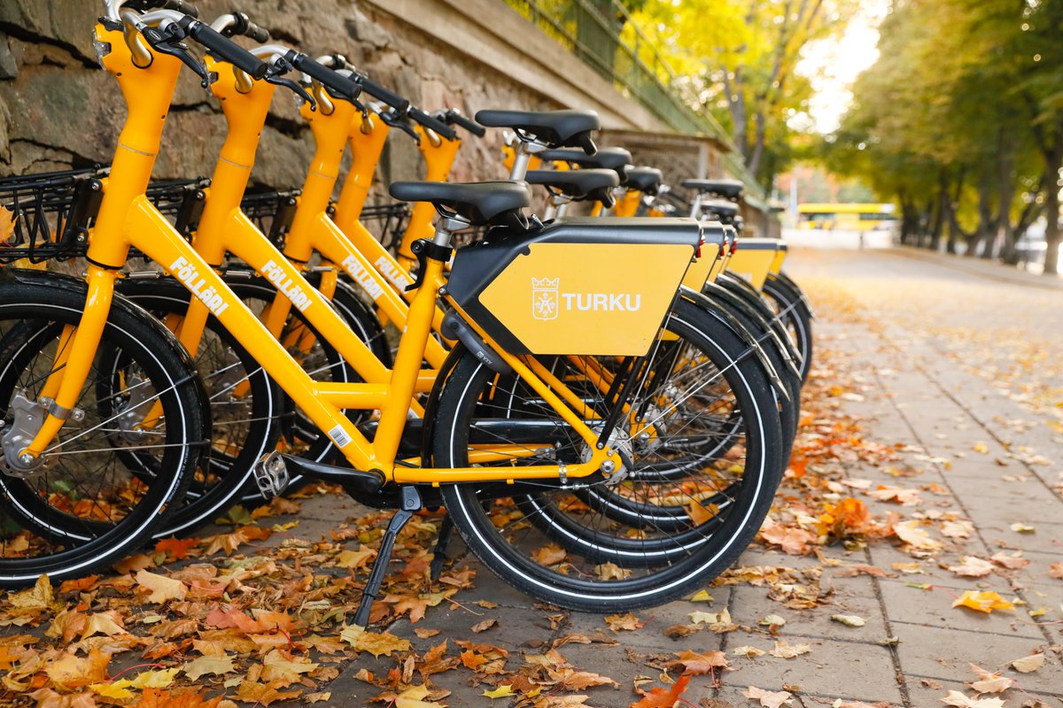 EUROCITIES's tweet photo. In the @cityofturku, walking and cycling bring clear health benefits: it saves more than 1,200 lives a year. ๐ถ๐ด
๐ Thanks to the electrification of buses and cars, air quality improved. โ @elinarant
#EurocitiesMobility #SmartWaysToNetZero https://t.co/B0w057Ahww