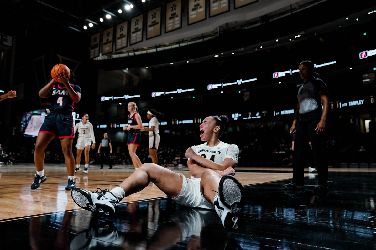 NCAA March Madness tweet media