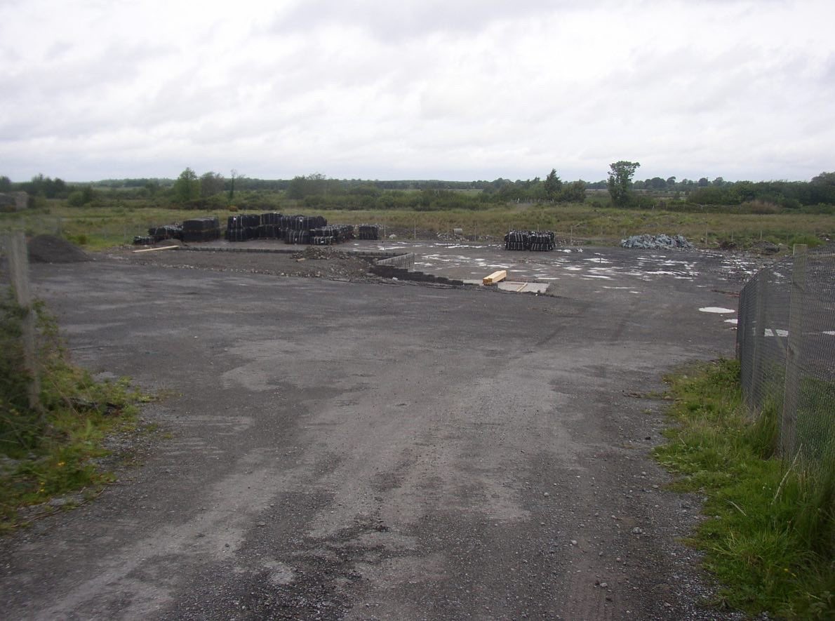 EASYFIXOfficial's tweet image. Swipe to see where EASYFIX began 👉

In the final episode of the Farming Fix series, Niall &amp;amp; Gary Earls, Directors of EASYFIX (pictured with their father, Michael MD of EASYFIX), about the evolution of our company. 🏫

To listen to the episode, click here: open.spotify.com/episode/3jFwgI…