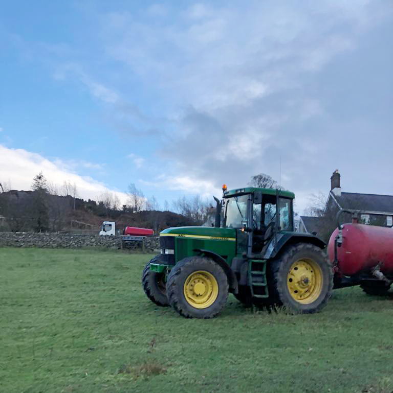 HefinThomasLtd's tweet photo. If your tank is too far for our truck don’t worry, we have different types of vehicles for the job https://t.co/iNRHvM7sx7 https://t.co/OgDLD4Tdqs