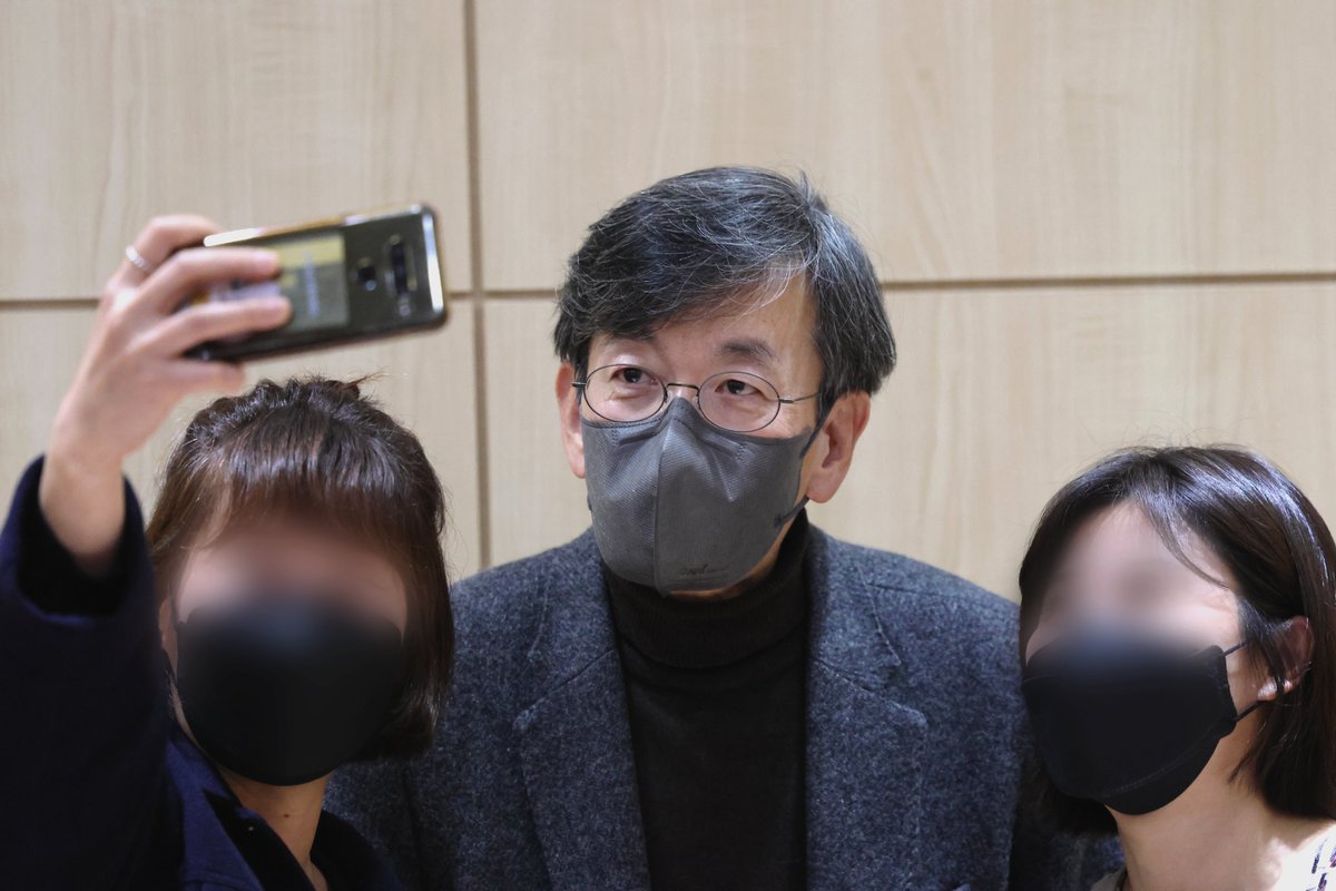 sukheecitizen's tweet photo. 그런 연예인 같은 애티튜드 하지 마세요 https://t.co/b7nmdbnTvG