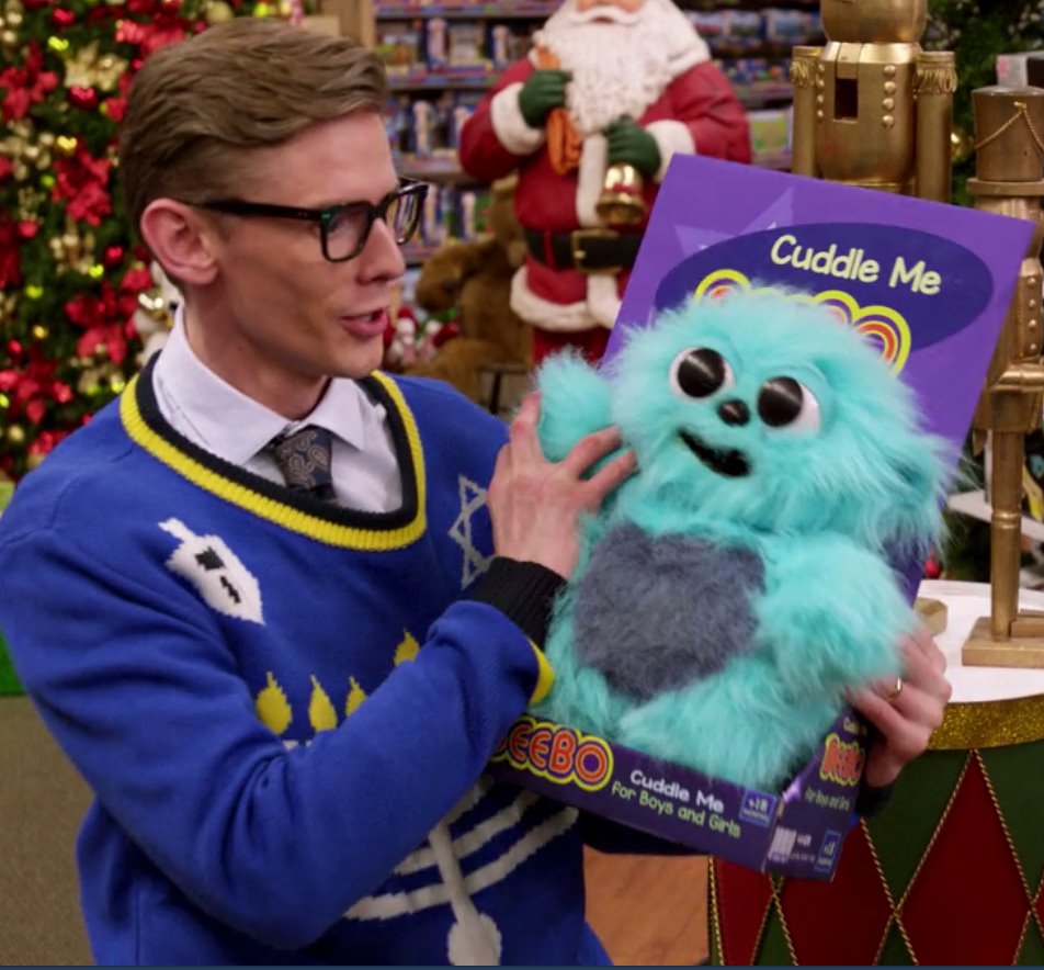 TomSpinaDesigns's tweet photo. Cuddle Me Beebo! https://t.co/Sin8AvwA48 We made 20 custom replicas of this fictional '90s toy-turned-god-of-war from DC’s Legends of Tomorrow universe as series crew gifts. 
#Arrow #Beebo #TomSpinaDesigns #DC #MartinStein #LegendsOfTomorrow https://t.co/onSL0KUCIx