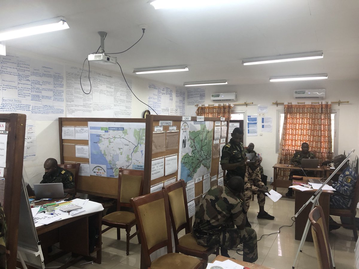 ESIG_Yaounde's tweet photo. L’apprentissage de la méthode globale de planification opérationnelle se poursuit à l’ESIG avec l’exercice LOANGO. Pendant deux semaines, les stagiaires de la 18e promotion planifient l’intervention d’une force africaine de stabilisation dans un pays en proie à un génocide. https://t.co/hZtYfxcOz7