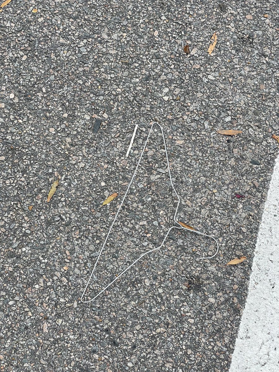 Karaemily24's tweet photo. Free abortions in the Starbucks parking lot!! https://t.co/sozD1pomPx