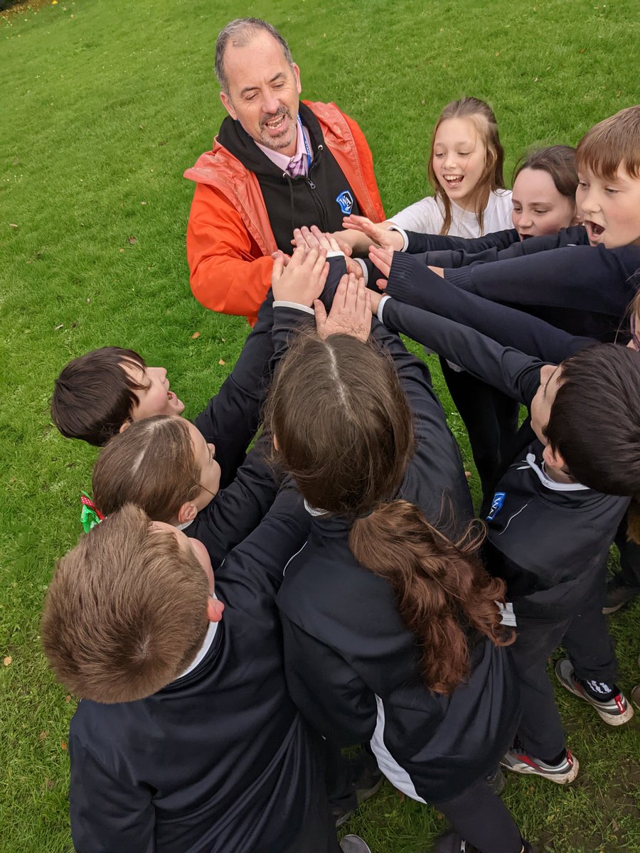 WeaverhamAcade1's tweet photo. More photos from today's Cross Country event held at our school. Thank you to all schools who took part from @NWATrust @StMartinsChest2. #WPAPE #CrossCountry https://t.co/heU3K7MLqH