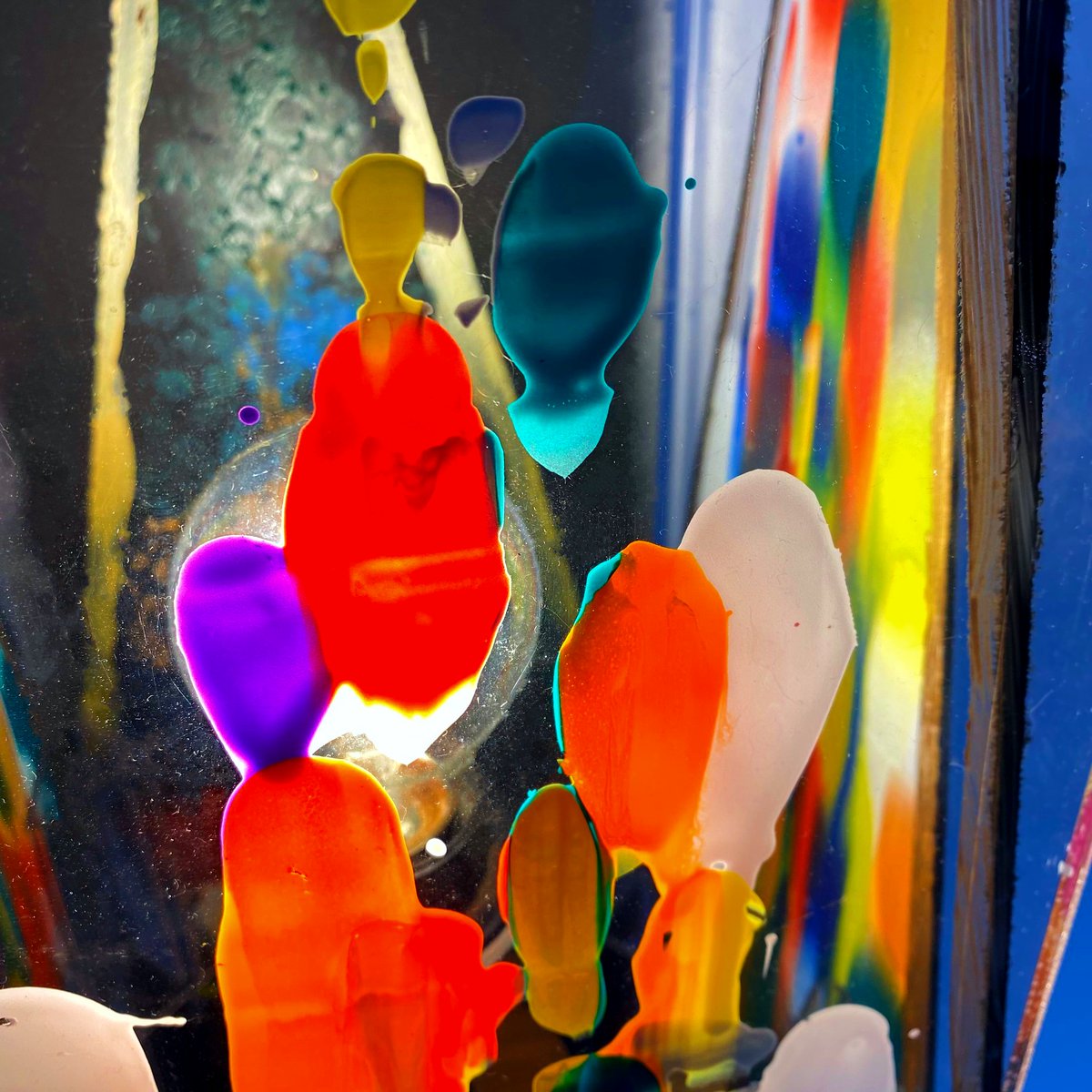 ootbdrillhall's tweet photo. Our current #exhibition #EdinburghStories also features work by abstract artist #AlanArmstrong. 
Open until Friday 3pm - free entry and all of the exhibited work is available to purchase!
https://t.co/FQinyxGX7L https://t.co/BWuxwkqgW5