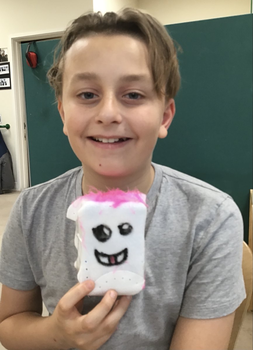 Discovery_DSP's tweet photo. Today in Saturn Class we have been looking at the work of Michelle Reader @michelle3duk and have made our own box monsters from recycled materials. https://t.co/gMr8zOH4zN