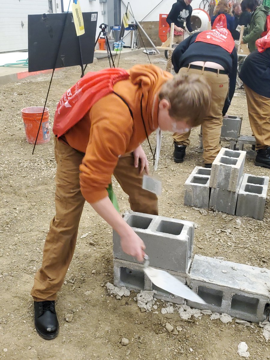 IaMasonry's tweet photo. HS Masonry Day yesterday was a success! We had over 110 students from 10 school participate in a day of hands-on learning about the masonry industry #iwanttobeabricklayer #masonryiniowa #futurebricklayers https://t.co/rbyrywINy9