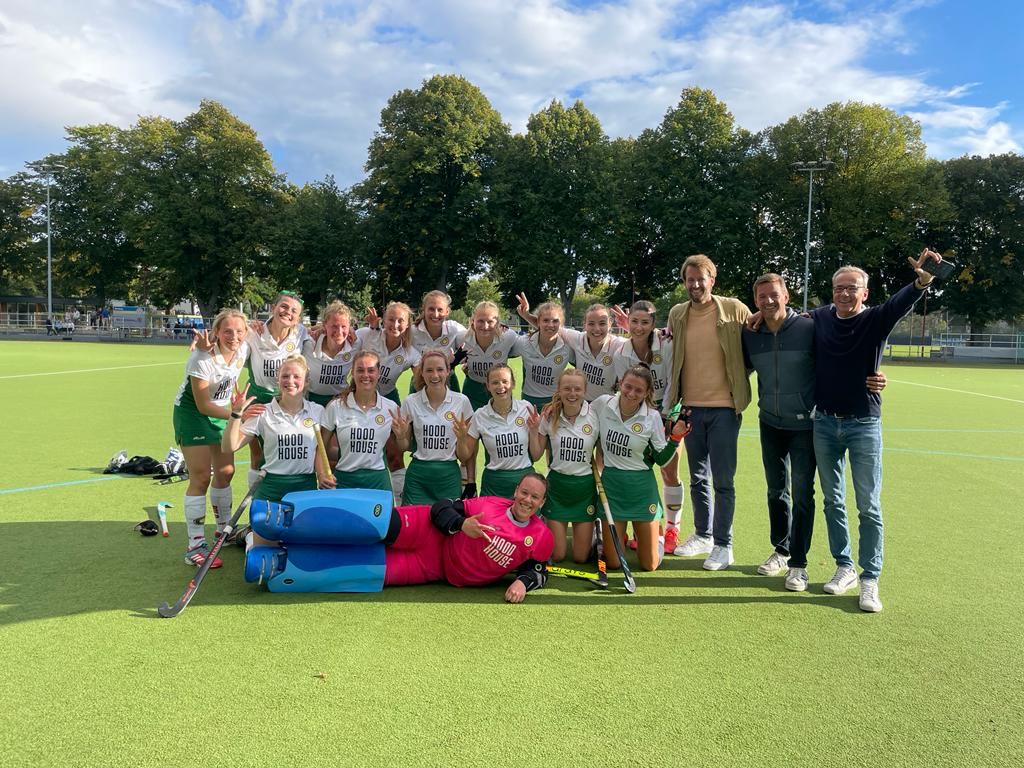 LifeAtAvature's tweet photo. Keeping up with our #AvaturiansExperiences, it's time to listen to Agus Gil talk about her experience living in Germany for a few months to pursue her dream of playing field hockey outside her home-country Argentina🏑

Agus, thank you for sharing your thoughts! 💕 https://t.co/EM0uLmOmKg