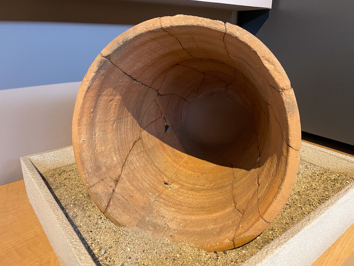 OptimoPrincipi's tweet photo. An ancient terracotta beehive, dating to the 3rd-2nd century BC. The inside is scored with finger marks by its maker, creating a rougher surface on which the bees can build their honeycomb. Northern Greece is still famed for its beekeeping and honey production. Thessaloniki https://t.co/tWdMjka8lC
