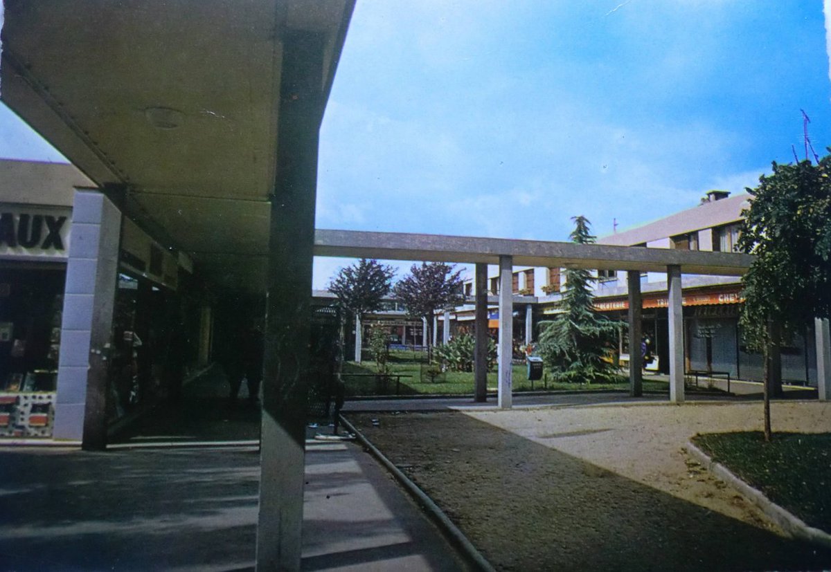 Mémoire2Ville on Twitter "92 NANTERRE 1965 le centre commercial des