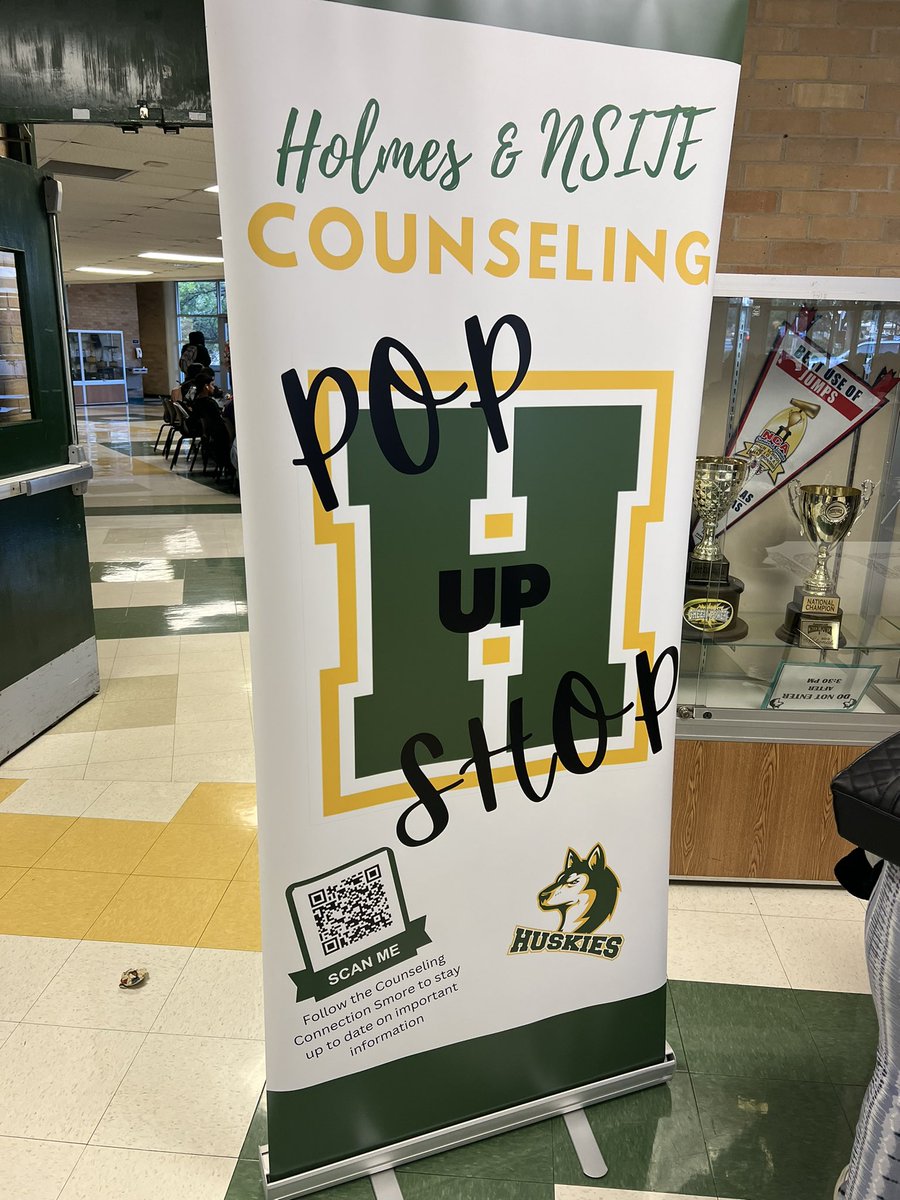 counselorproa's tweet photo. Holmes &amp; NSITE Counseling Pop Up Shop this morning in the cafeteria. Coloring is good for your health. Help us color the HOLMES mandala or stop by for a handout! @CounselorHHSBC @NCANorthside @Barrera_Holmes https://t.co/TbbiQiY09d