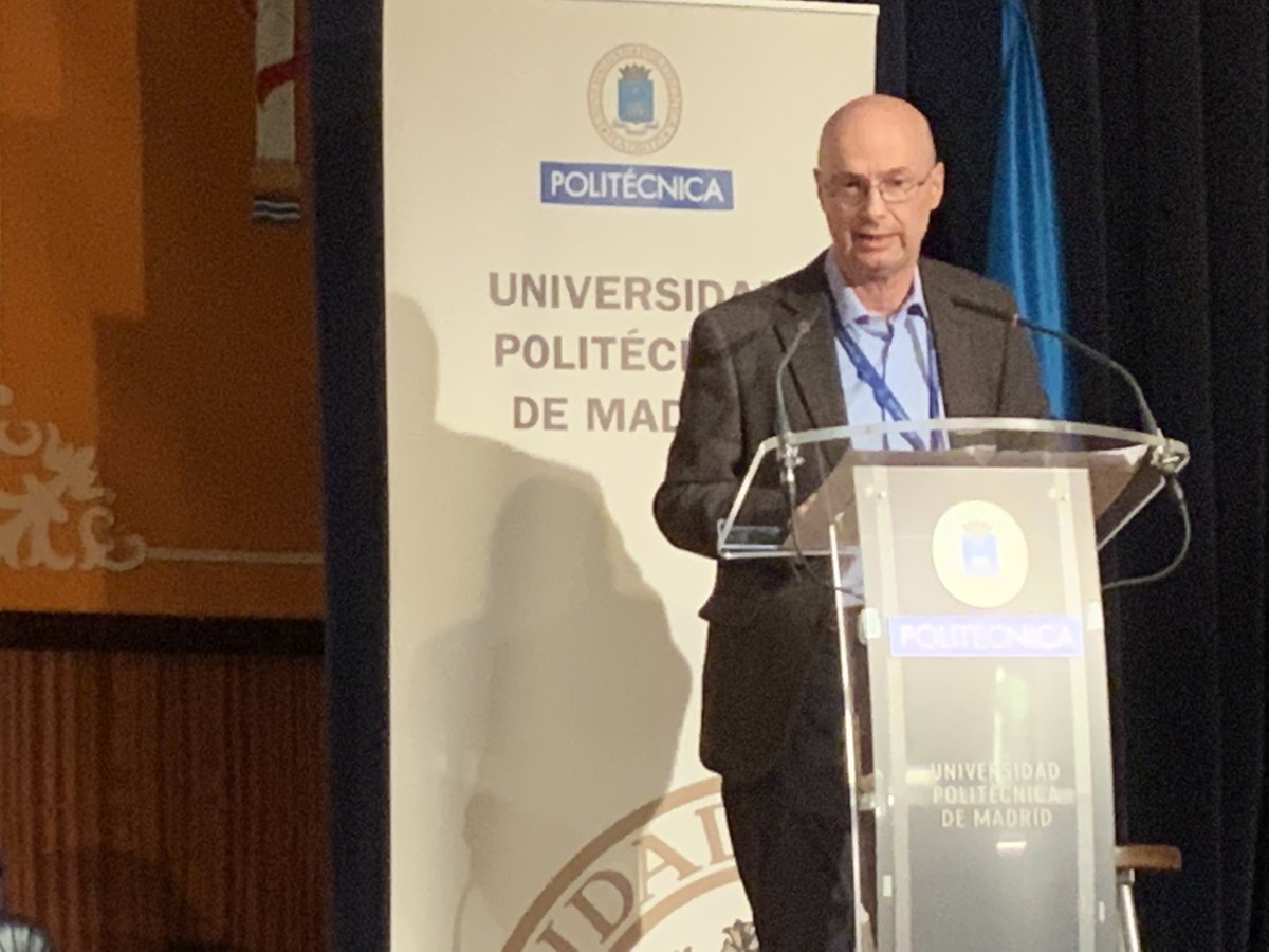 igfspain's tweet photo. Christian Hacker @orange_es
Hemos realizado inversiones muy importantes en España invertimos 1.000M€ /año sin embargo los ingresos bajan cada año.
Las grandes plataformas no participan en los gastos.
#IGFSpain2022 https://t.co/B7OL5s4gsZ