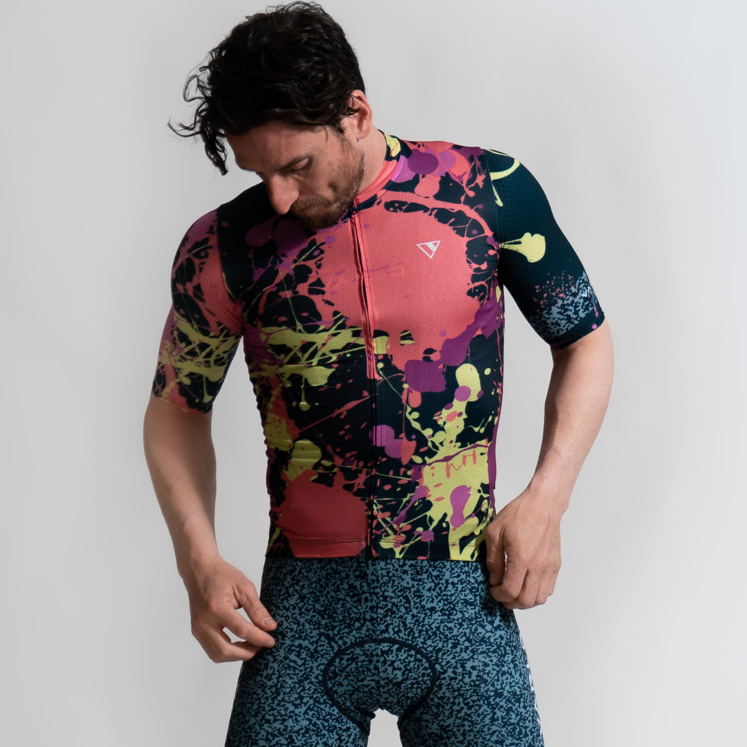 varlo_apparel's tweet photo. PRICE DROP:   Our Tairo Collection now available with year end savings.   See the full collection while items are available. 

#triathlon #olympic #swim #bike #run #triathlonsales #triathlon  #cyclist #cyclinglife #bikelife #blackfridaydeals #cycliststyle #holidaysales #lovecycli https://t.co/2lxdRC30p3