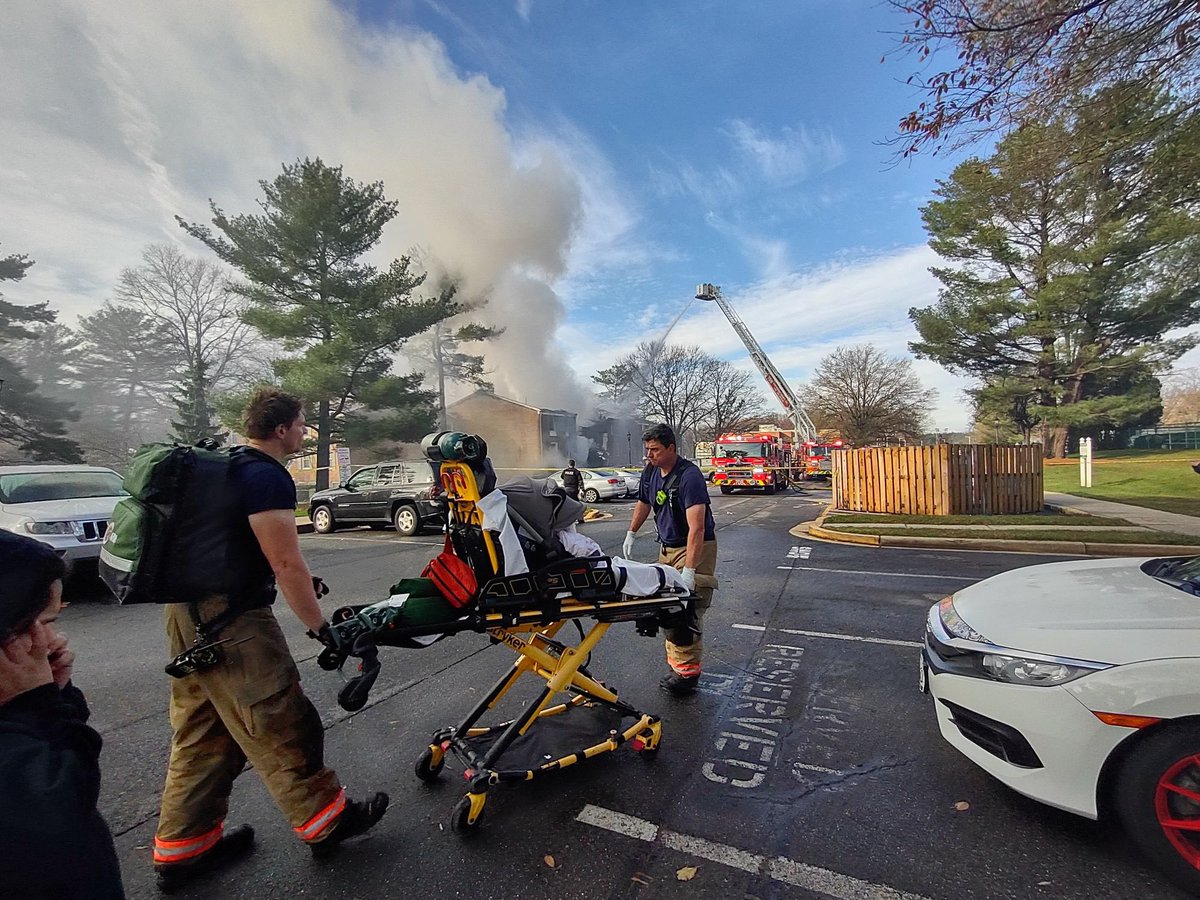 AlamRohin's tweet photo. @mcfrsPIO @GPDNews Pray for the people living there and thanks to city firefighters https://t.co/P5EvSgHKNC
