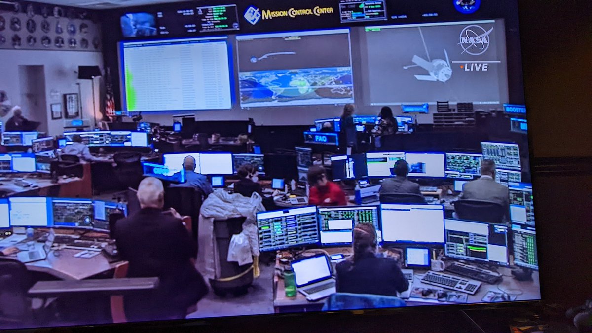 linda4cath's tweet photo. @NASAArtemis shout-out to the janitor  who is also "helping to put people back on the moon" 
Tonight I will do my job in honor of her as a fellow cleaning person myself!
#Artemis #Artemis1 #NASA https://t.co/GvKawxFGmp