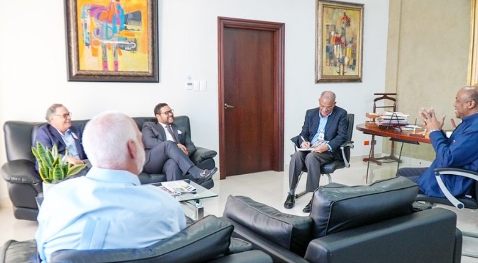 realunigold's tweet photo. The Minister of #EnergyYMinasRD, Minister Almonte, met $UGD CEO Joe Hamilton to continue fostering links between Company and Country 🇩🇴 https://t.co/h2iPVpDcxB