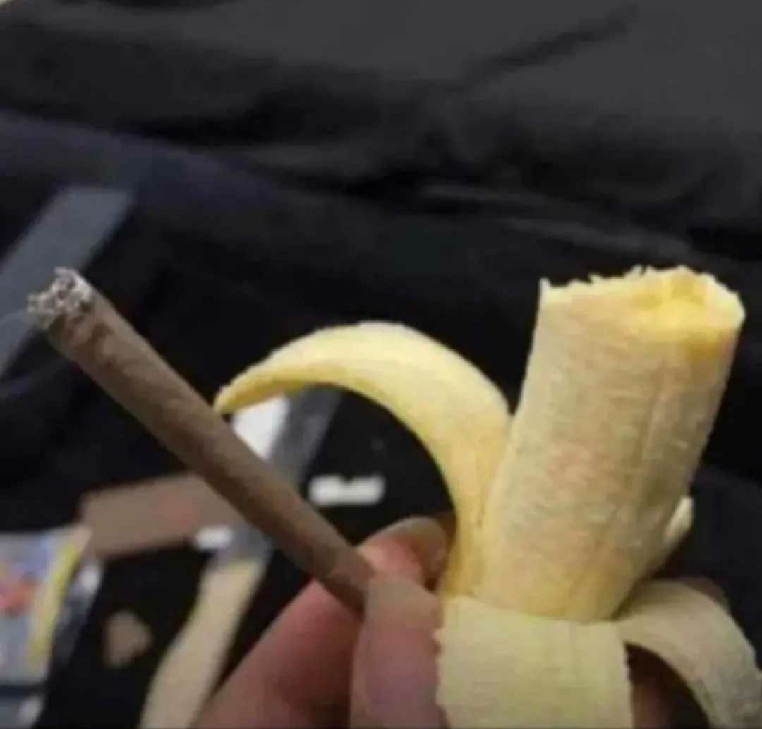 Inde_arrt's tweet image. Where u dey ??????????

I dey banana 🍌  island 😆 🤣 😂 😹