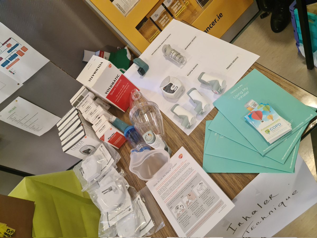 LouiseanneCost1's tweet photo. #WorldCOPDDay2022 #Copdsupport @PortiunculaHosp with KatieWard# Sinead O Brien(smoking cessation officer ) https://t.co/JcZ0vI6NeT