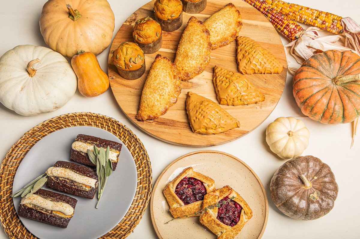 gourmondoco's tweet photo. Our bakers created a✨very✨special line-up of breakfast pastries for the holiday season. Take your pick!😍Psssttt…click here to order for your next morning meeting: https://t.co/ETmF9eupzp! #GourmondoCo https://t.co/kiQYaHIBEz