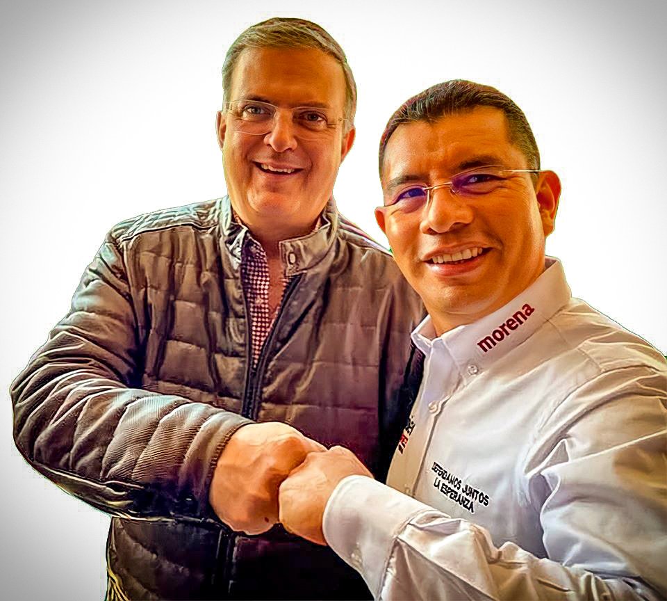 DanielGOaxaca's tweet photo. Estamos trabajando para hacer que nuestro amigo @m_ebrard  se convierta en los próximos meses, en el Coordinador Nacional de los Comités en Defensa de #4T.
Te invito a sumarte para que juntos logremos la consolidación de México.
@MaluMicher @DanielSibaja_ #ConMarceloSí https://t.co/VvVZHEJbQS