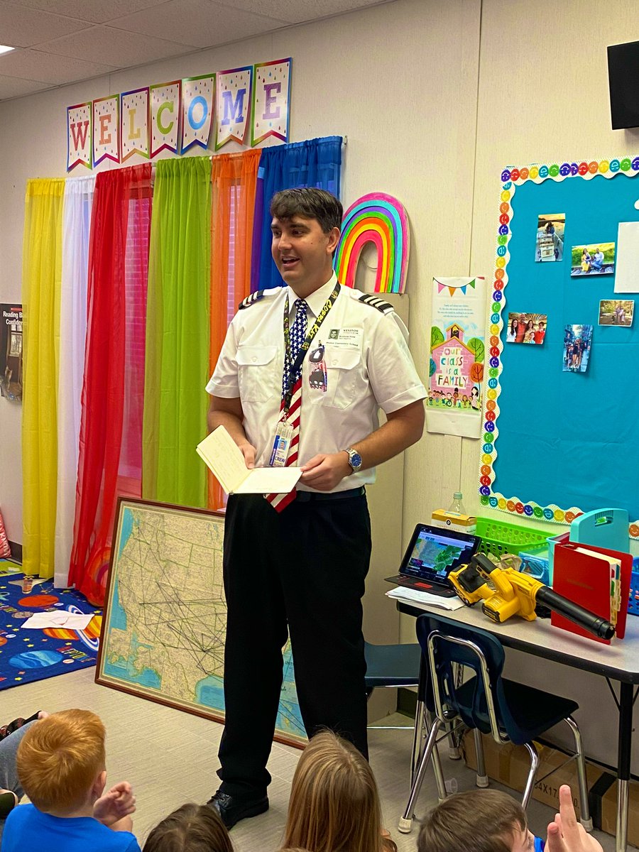 JWESfamily's tweet photo. Teach-In was a huge success yesterday! Thank you to all of our parents &amp; community members who took the time to share their expertise, experiences and talents with our students. Our Walker family is lucky to have you! 
🍎🚔🚒✈️🏫 https://t.co/wrUsN2v2N0
