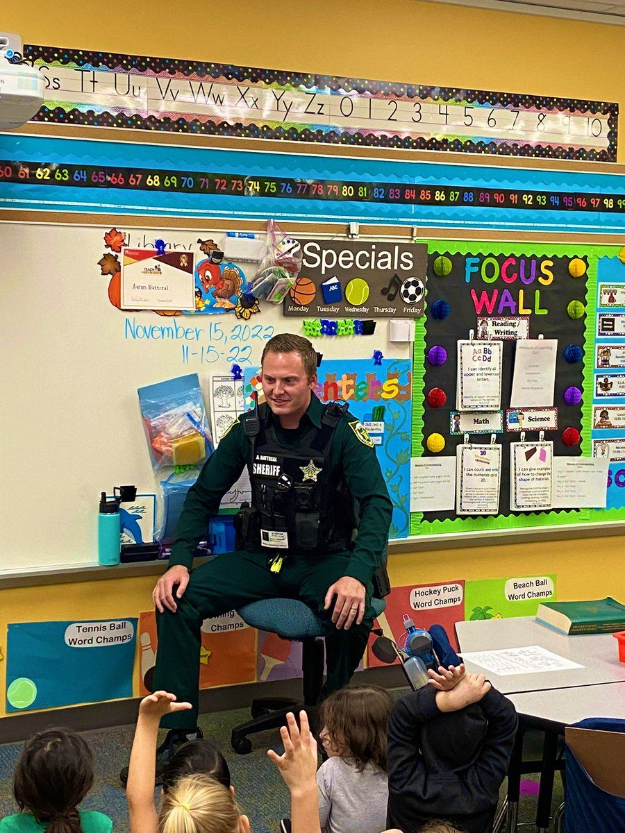 JWESfamily's tweet photo. Teach-In was a huge success yesterday! Thank you to all of our parents &amp; community members who took the time to share their expertise, experiences and talents with our students. Our Walker family is lucky to have you! 
🍎🚔🚒✈️🏫 https://t.co/wrUsN2v2N0