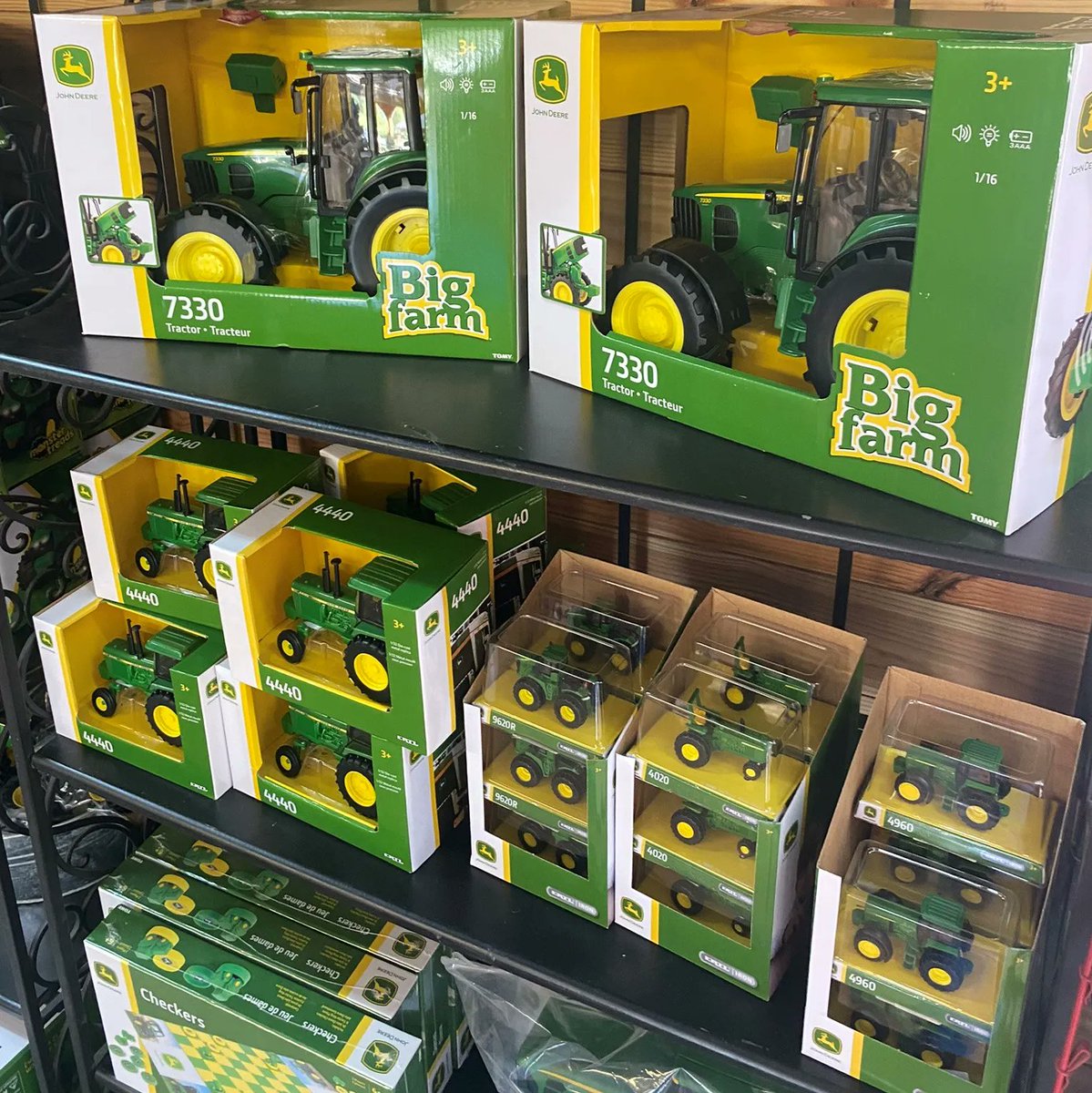 Patterson_Farm's tweet photo. Do your little ones love John Deere? Start your Christmas shopping with us! There’s a variety to choose from and we know it’ll be a great hit!
Our market is open from Wednesday – Saturday from 9 a.m. to 6 p.m.!
#VisitNCFarms #VisitPattersonFarms #VisitRowanCountyNC #YourRowan https://t.co/kjr0X1KL0h