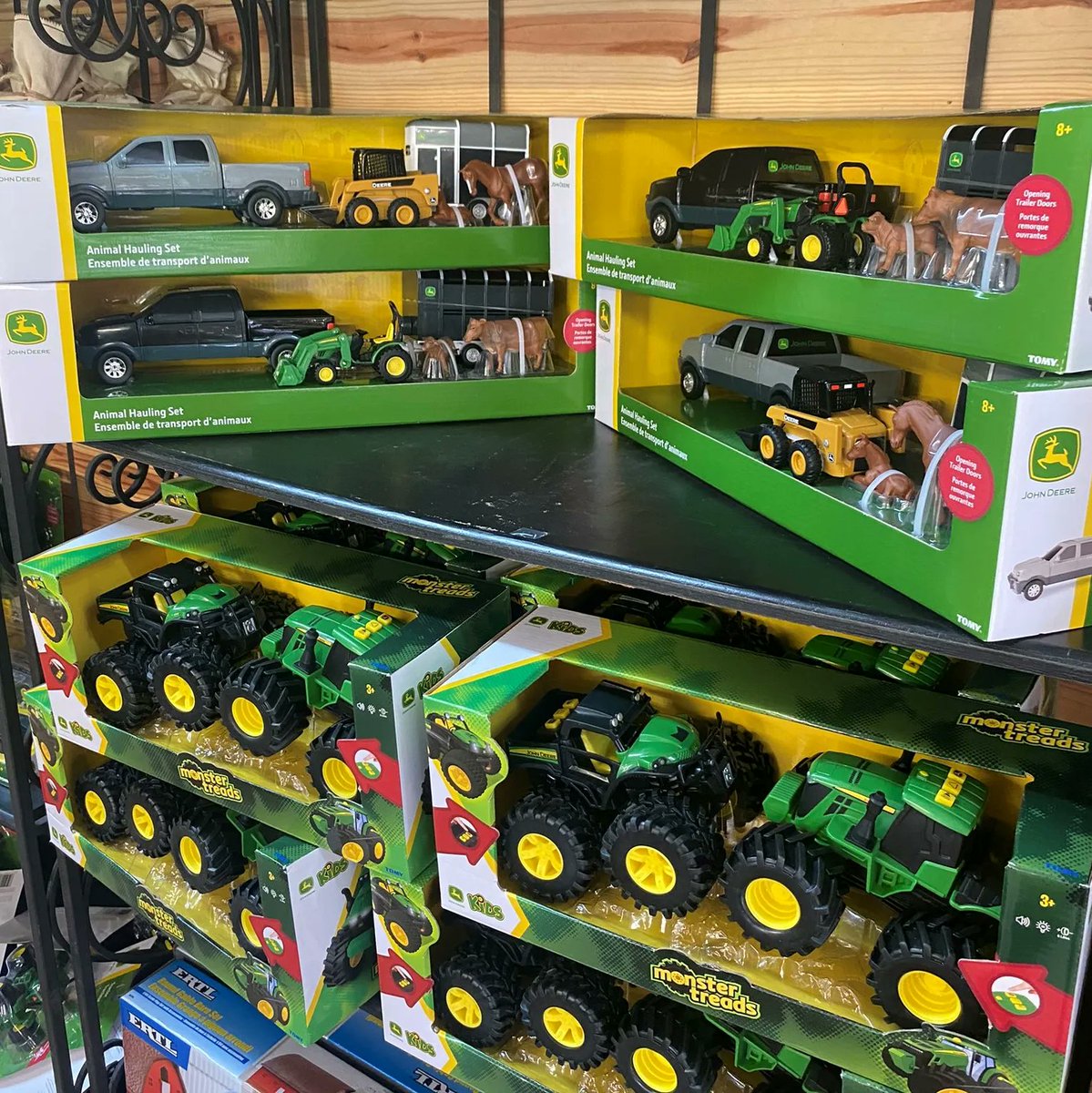 Patterson_Farm's tweet photo. Do your little ones love John Deere? Start your Christmas shopping with us! There’s a variety to choose from and we know it’ll be a great hit!
Our market is open from Wednesday – Saturday from 9 a.m. to 6 p.m.!
#VisitNCFarms #VisitPattersonFarms #VisitRowanCountyNC #YourRowan https://t.co/kjr0X1KL0h