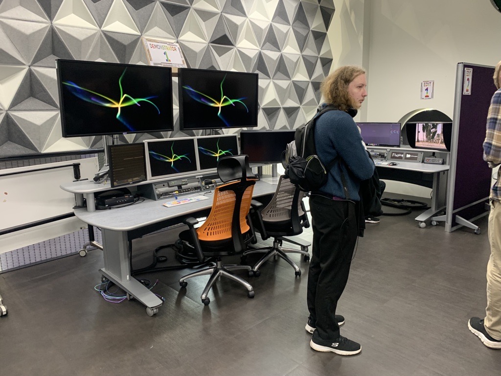 HCJournalism's tweet photo. Our @HarlowCollege Year 2 Media &amp; Journalism had a great day out at @RavensbourneUK University last week, gaining in insight into the creative courses. They were treated to a tour of the fantastic facilities and attended talks on how to apply and prepare for interviews. https://t.co/9AkFfmBNUr