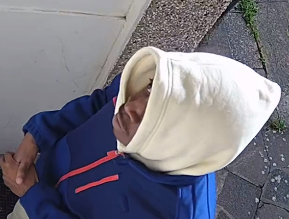 MPSRichmond's tweet photo. WANTED 🚨 | We need to speak with the below 2 males about an armed robbery on 15/11 in #SW16.
If you have any info on who these males are, please call 101 and quote ref 0324761/22 https://t.co/f4KN3JiFJS