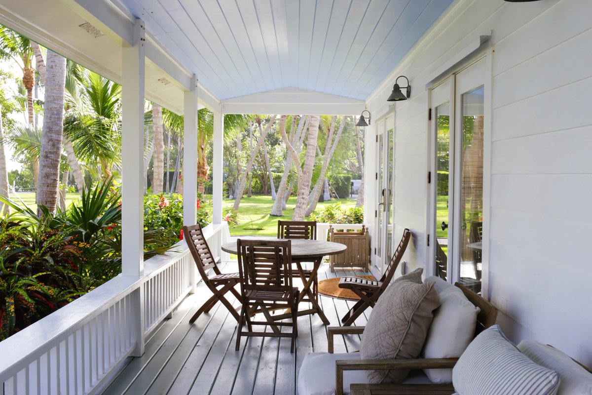 cheecalodge's tweet photo. Boasting expansive views of the Atlantic Ocean and private beach access, your private Oceanfront Two Bedroom Casita provides the ultimate space to relax 😍🌊

Your luxury Casita experience includes butler service: https://t.co/RJABYwraXP 

#CheecaLodge #FLKeys https://t.co/OWaTBeLtgi