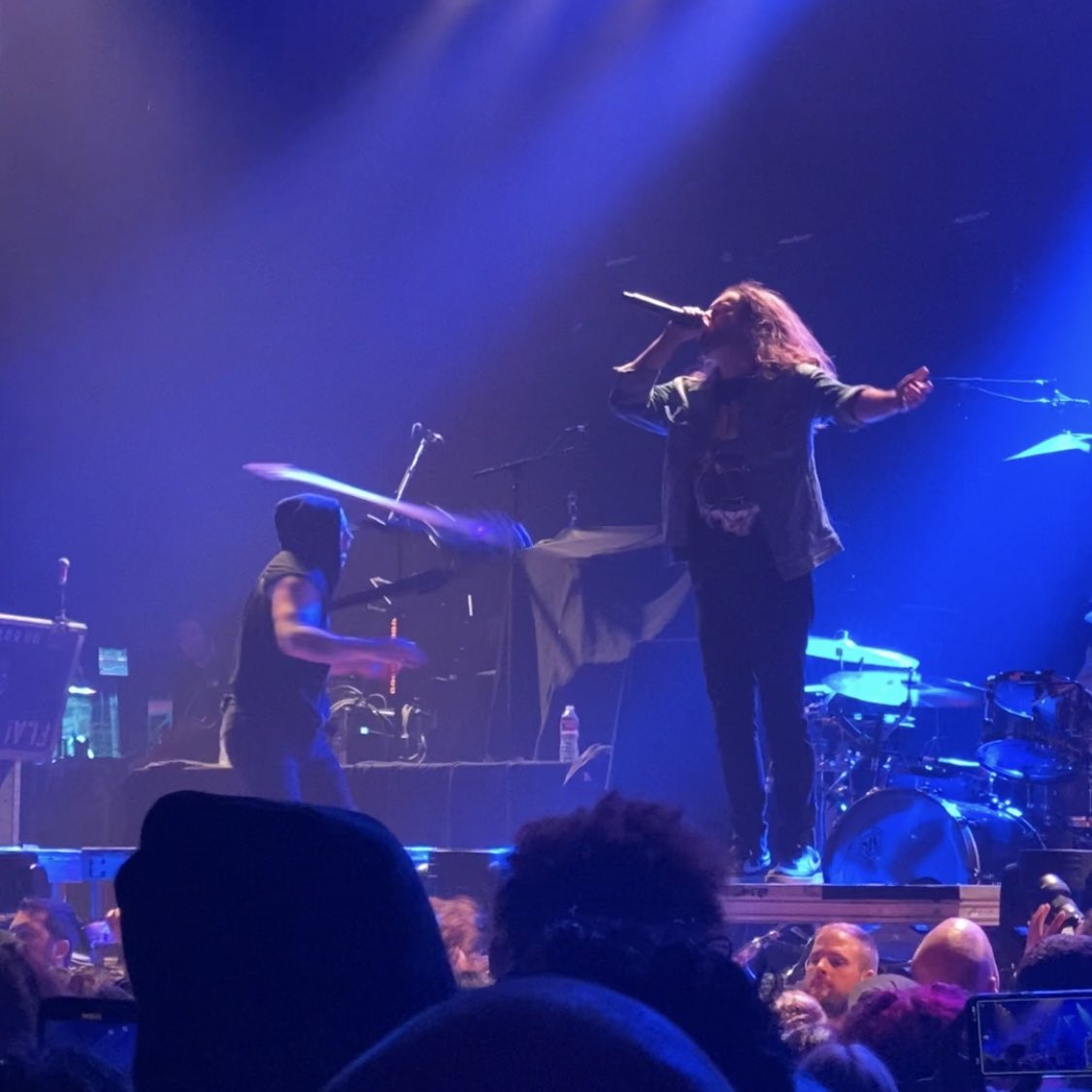 xdinaryxlov's tweet image. baby survived her first rock concert #truepowertour