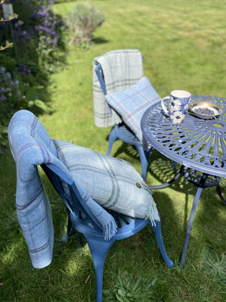 We're being told to expect snow 🌨️and freezing temps next week! 🥶 Why not wrap up and stay warm and cosy 🔥with our beautiful pure wool British-made luxury #scarves 🧣#hats, #cushions and #throws? 😊hettie.co.uk