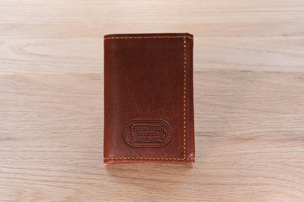 BuffaloBillfold's tweet photo. Introducing our brand new American Chestnut Leather Goods! - https://t.co/OidGtMl8qE

#leathergoods #madeinusa #shrunkenbisonleather #bisonleather #americanchestnut #redleathergoods https://t.co/J2KU0nbHb4