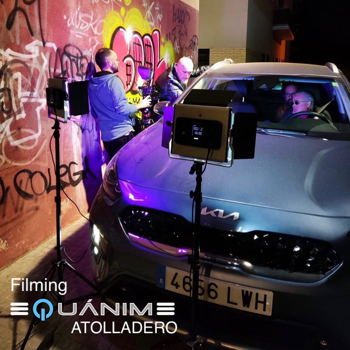 LA_HORMIGONERA's tweet photo. Continúanos rodando 🎬🎥 Con dos personajes peculiares, “Chusma” y “Canelo”, vaya pareja , con estos dos tenemos para un spin off 😎😏 Aaaah y la vuelta del teniente López!! @CSeriefila @Ralopcor @espia_demonios @VitaSevern1 @AWseries https://t.co/cM9WsEeMRs