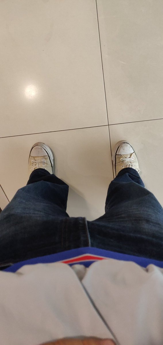 kaymkai's tweet image. IM SO DONE GETTING CLOWNED LEFT RIGHT CENTER FOR MY SHOES CLOTHES ANDROID PHONE I DON&apos;T CARE ANYMORE IM NO B40 THIS IS JUST MY AESTHETIC YES THIS IS MY AESTHETIC #androidcore #brokecore #cheapcore I AM DOING THIS ON PURPOSE NO MORE CLOWNING THIS IS MY AESTHETIC