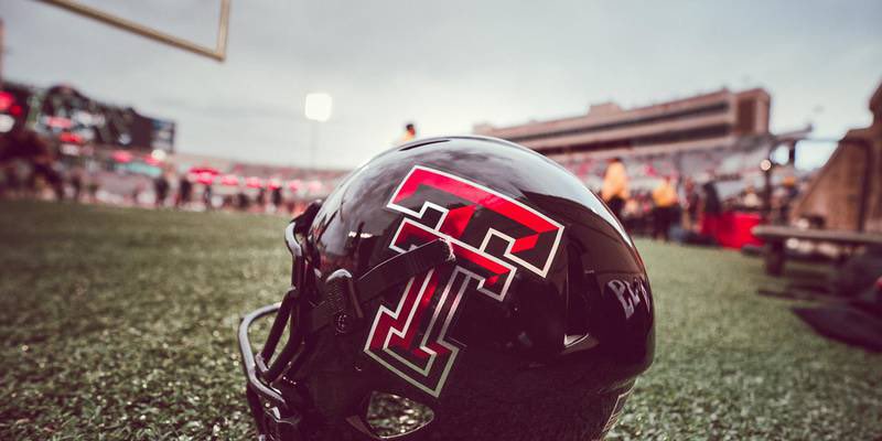 EliteKhari2's tweet photo. I’m blessed to receive an offer from Texas Tech University 🔴⚫️#WreckEm   @CoachYates77 @jkbtjc_53 @joshgibson_pg @PGHawkFootball https://t.co/DHhCATPfLX