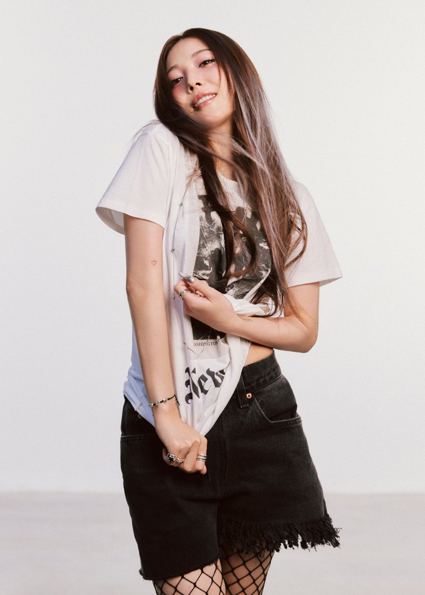 FhsZ_AmUAAA-1Kt?format=jpg&name=medium